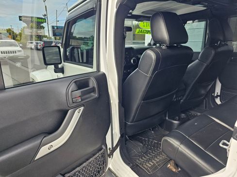 Used 2012 Jeep Wrangler Unlimited Sahara w/ Dual Top Group image 19