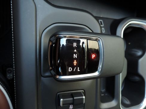 Certified 2024 GMC Sierra 1500 Denali Ultimate AWD/4WD image 27