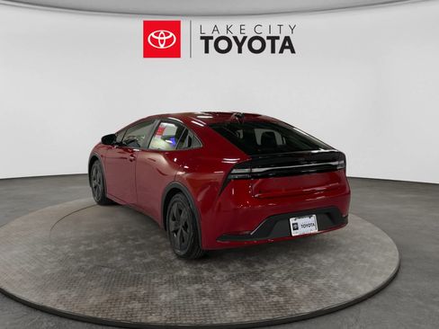 New 2026 Toyota Prius Plug-In Hybrid FWD image 4