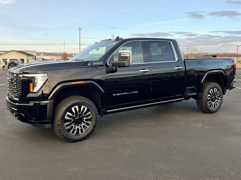 Used 2025 GMC Sierra 3500 Denali Ultimate image 16