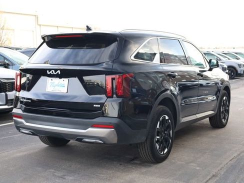Certified 2024 Kia Sorento S image 6