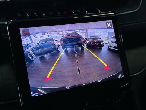 Used 2025 Jeep Grand Cherokee Limited AWD/4WD image 68