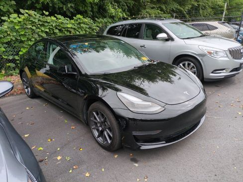Used 2023 Tesla Model 3 Standard Range RWD image 1