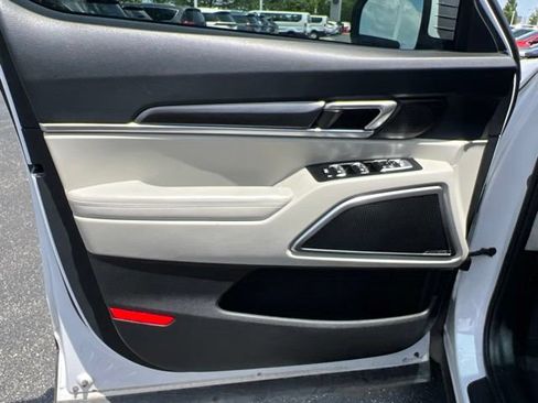 Certified 2024 Kia Telluride S w/ S Sunroof Package FWD image 31