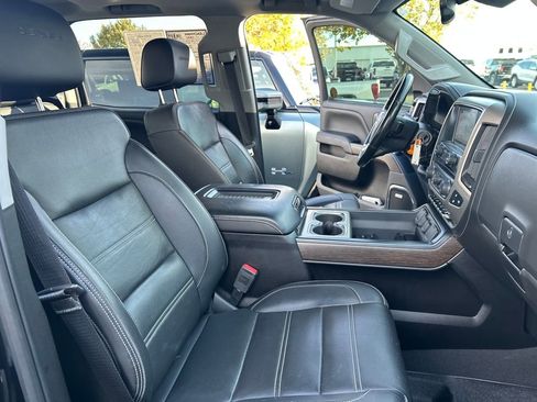 Used 2019 GMC Sierra 3500 Denali w/ Duramax Plus Package image 30