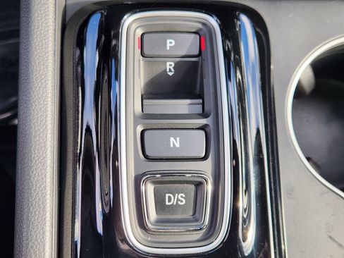 Certified 2023 Honda Pilot Touring image 13