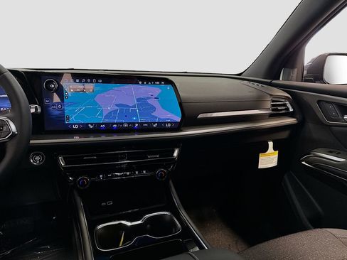 New 2025 Chevrolet Traverse LT image 23