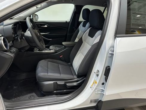 New 2026 Chevrolet Trax LS w/ LS Convenience Package FWD image 5