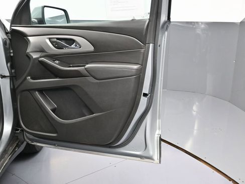 Used 2023 Chevrolet Traverse LT w/ LPO, Floor Liner Package image 43