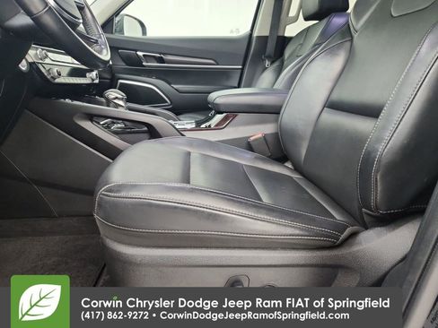 Used 2025 Kia Telluride S AWD/4WD image 19