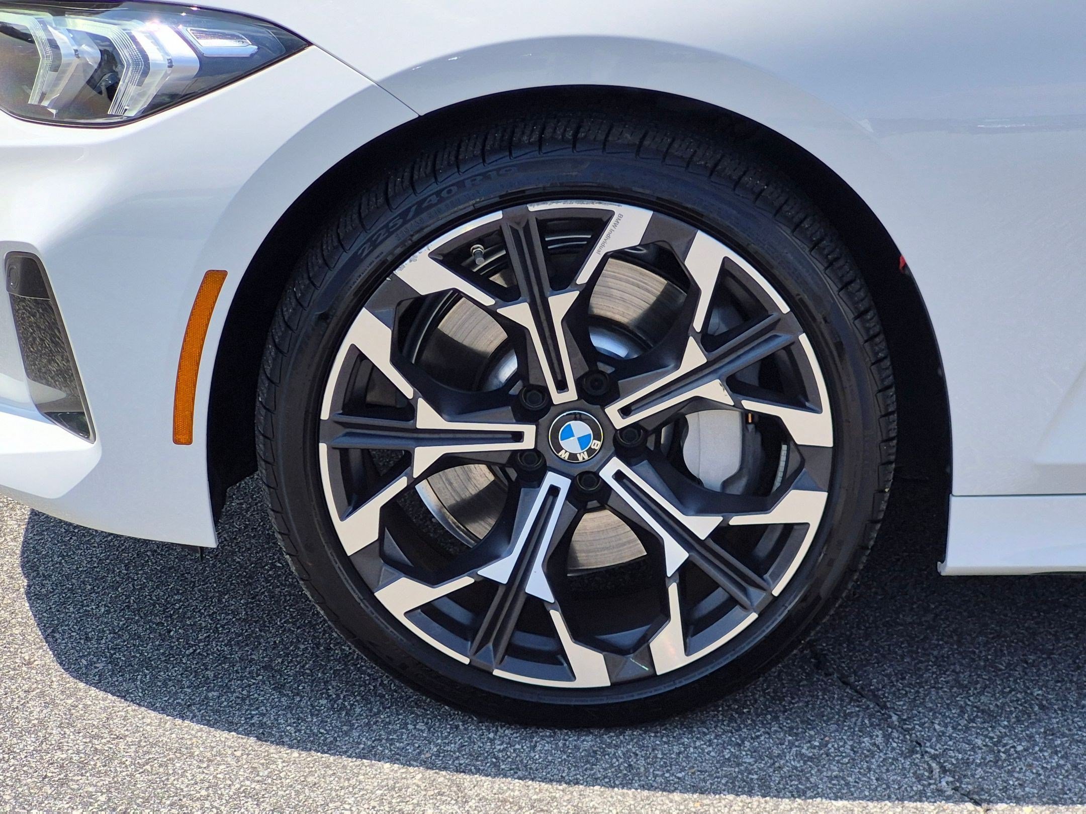 Used 2025 BMW 330i Sedan w/ M Sport Package RWD image 10