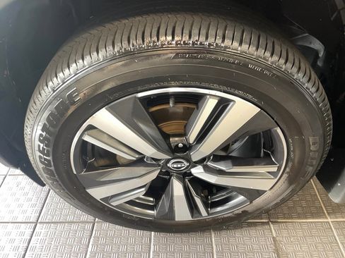 Used 2023 Nissan Rogue Platinum w/ Platinum Premium Package image 5