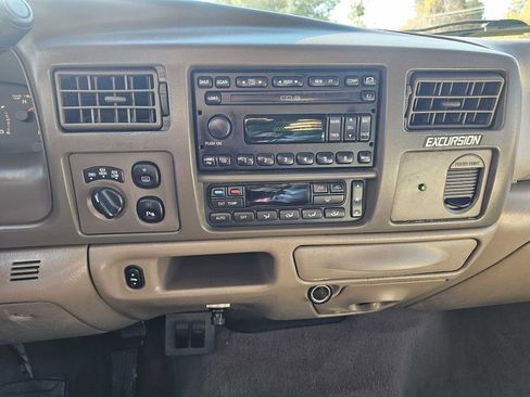 Used 2004 Ford Excursion Limited image 17