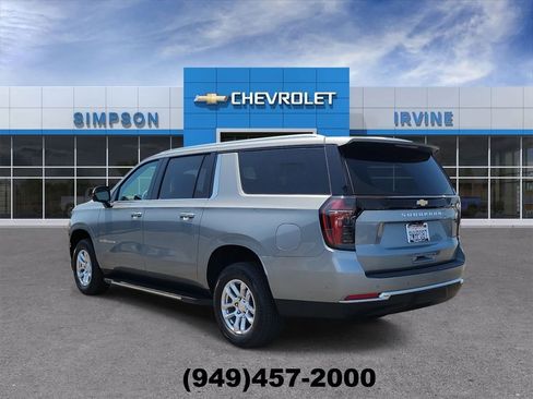 Used 2026 Chevrolet Suburban LS RWD image 6