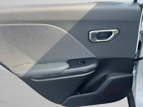 New 2025 Kia K4 EX image 18