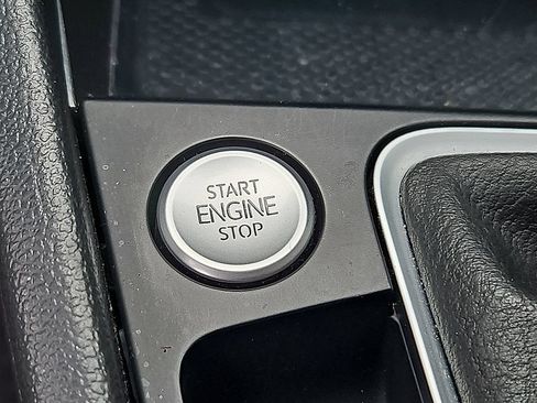 Certified 2023 Volkswagen Jetta SEL FWD image 23