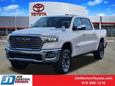 Used 2025 RAM 1500 Laramie w/ Advanced Safety Group II AWD/4WD image 3