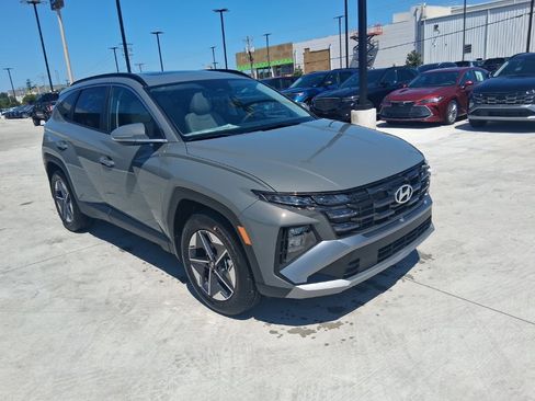 New 2025 Hyundai Tucson SEL image 3