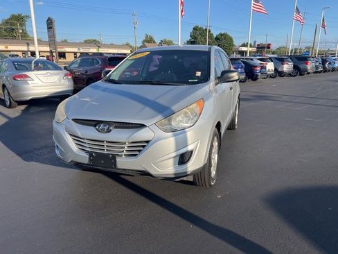 Used 2010 Hyundai Tucson GLS image 15