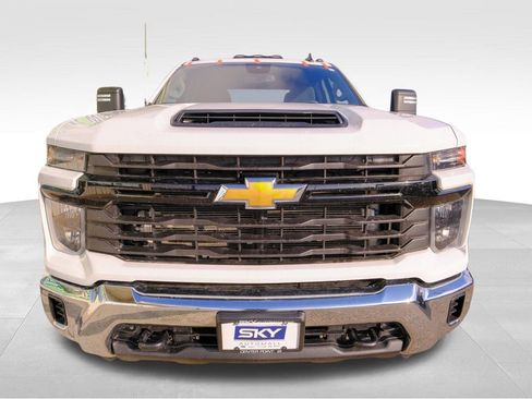 Used 2024 Chevrolet Silverado 3500 W/T image 11