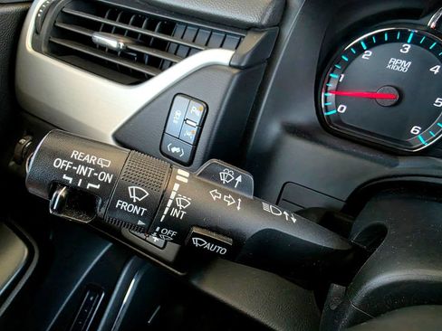 Used 2019 GMC Yukon SLT w/ Open Road Package AWD/4WD image 25