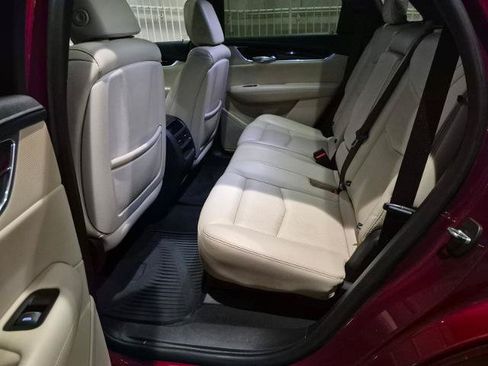 Used 2018 Cadillac XT5 Luxury w/ Driver Awareness Package AWD/4WD image 15