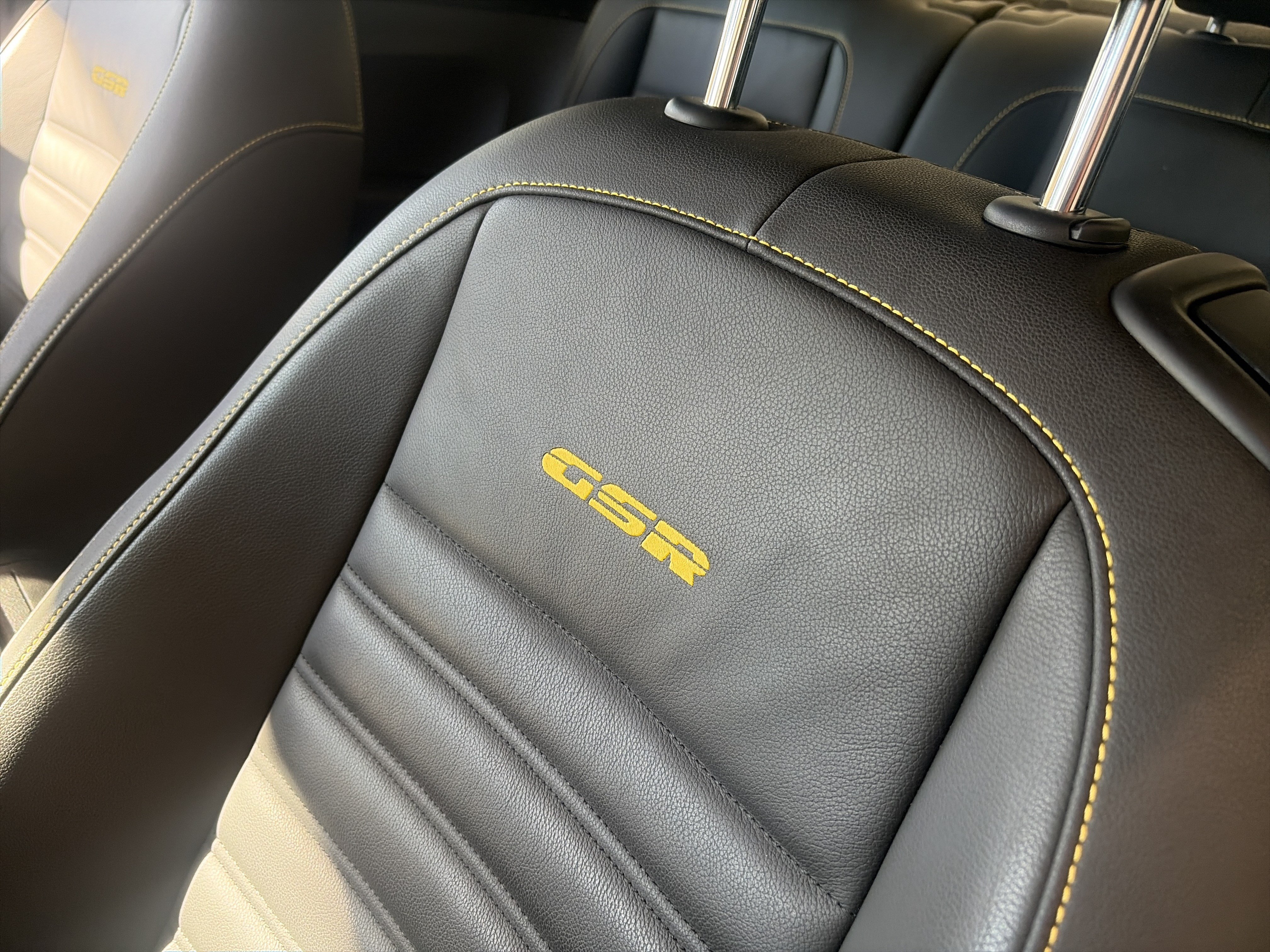 Used 2014 Volkswagen Beetle GSR FWD image 33