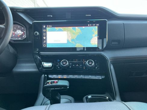 Used 2025 GMC Sierra 1500 AT4 w/ Technology Package AWD/4WD image 20