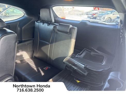 Used 2023 Toyota Highlander L image 20