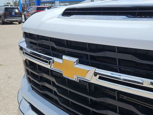 Used 2025 Chevrolet Silverado 2500 LT AWD/4WD image 13