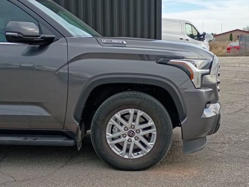 Used 2024 Toyota Sequoia SR5 w/ SR5 Premium Package AWD/4WD image 4