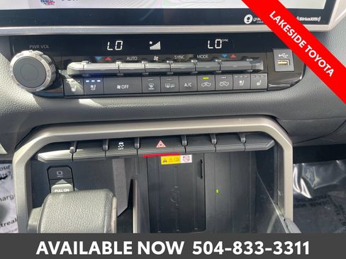 Used 2023 Toyota Tundra Limited w/ Power Package RWD image 31