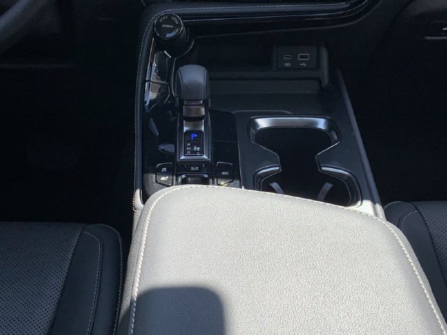 Used 2024 Lexus NX 350h AWD w/ Luxury Package image 27