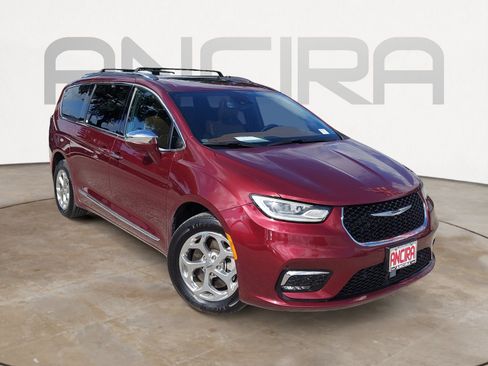 Used 2021 Chrysler Pacifica Limited w/ Uconnect Theater Family Group AWD/4WD image 4