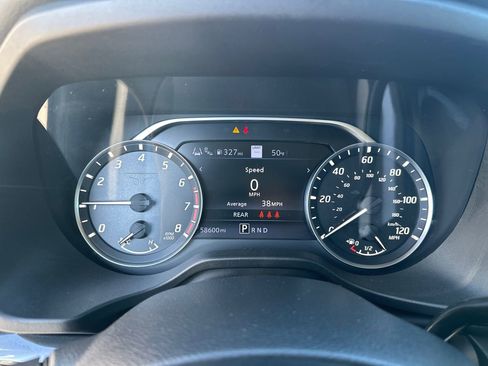 Used 2021 Nissan Titan SV w/ SV Convenience Package image 26