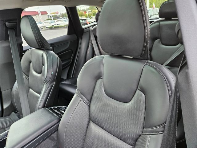 Certified 2023 Volvo XC60 B5 Ultimate w/ Climate Package AWD/4WD image 18
