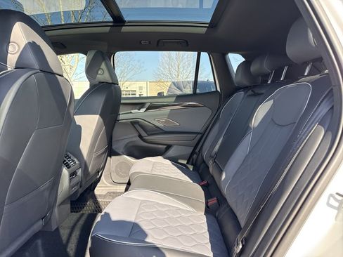 New 2026 Volkswagen Tiguan SEL R-Line image 14