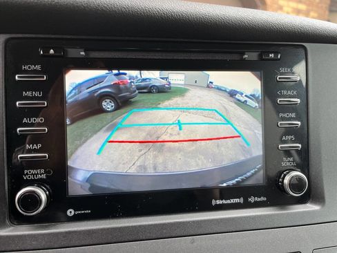 Used 2020 Toyota Sienna LE image 12