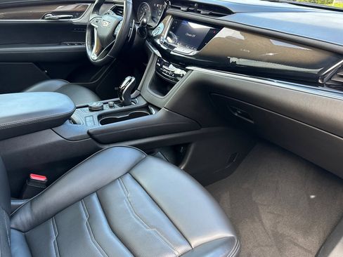 Used 2021 Cadillac XT6 Sport w/ Platinum Package image 17
