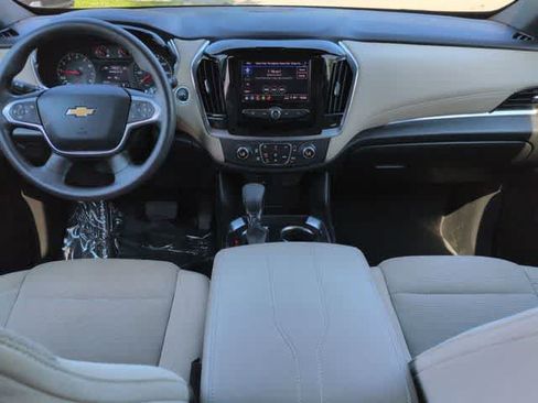 Used 2023 Chevrolet Traverse LS FWD image 15