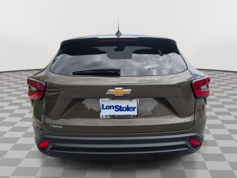 Used 2024 Chevrolet Trax LS FWD image 4
