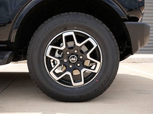 New 2026 Ford Bronco Outer Banks AWD/4WD image 8