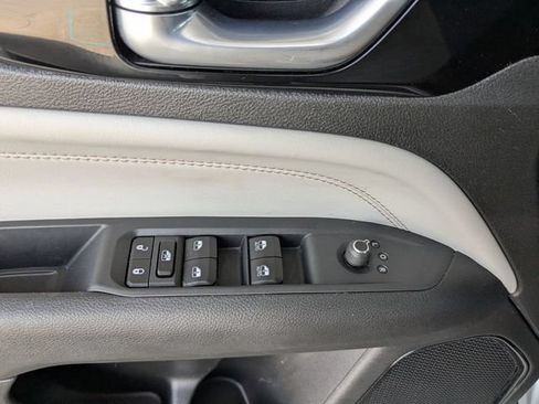Used 2025 Jeep Compass Limited AWD/4WD image 24