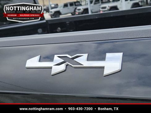 Used 2025 GMC Sierra 1500 SLT AWD/4WD image 14