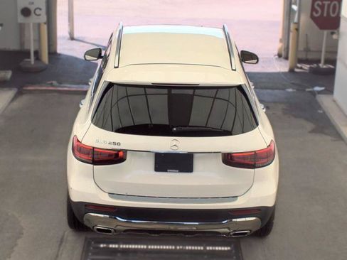 Used 2020 Mercedes-Benz GLB 250 w/ Premium Package image 4