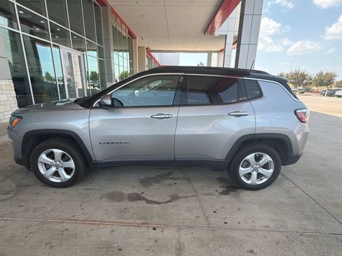 Used 2018 Jeep Compass Latitude w/ Popular Equipment Group AWD/4WD image 5