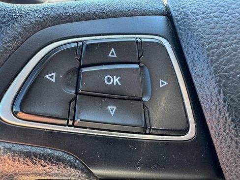 Used 2018 Ford Escape SE AWD/4WD image 16