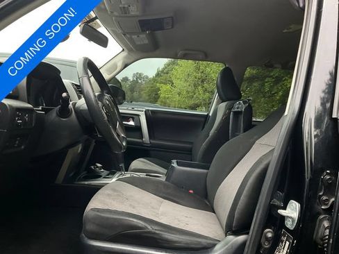 Used 2016 Toyota 4Runner SR5 AWD/4WD image 2