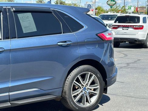 Used 2019 Ford Edge Titanium w/ Equipment Group 301A AWD/4WD image 7