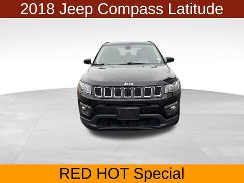 Used 2018 Jeep Compass Latitude FWD image 2